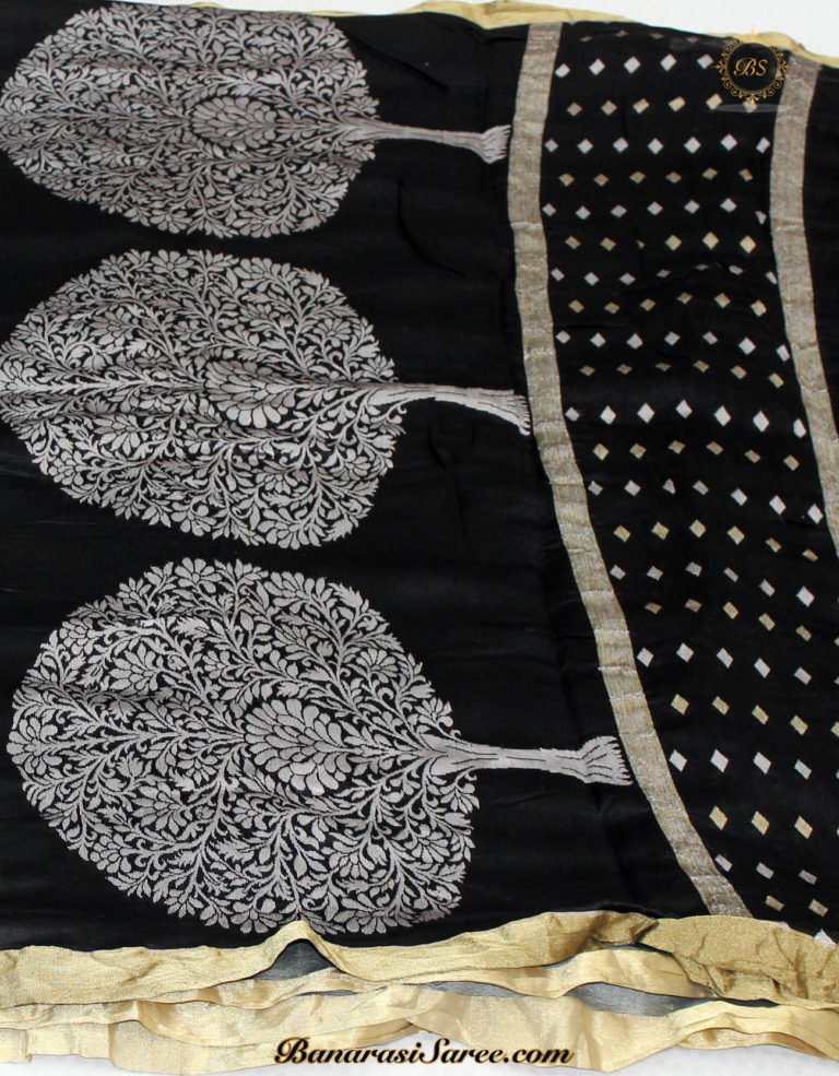 Pure Banarasi Tussar Silk Grey Color Lachha Border Saree - Image 4