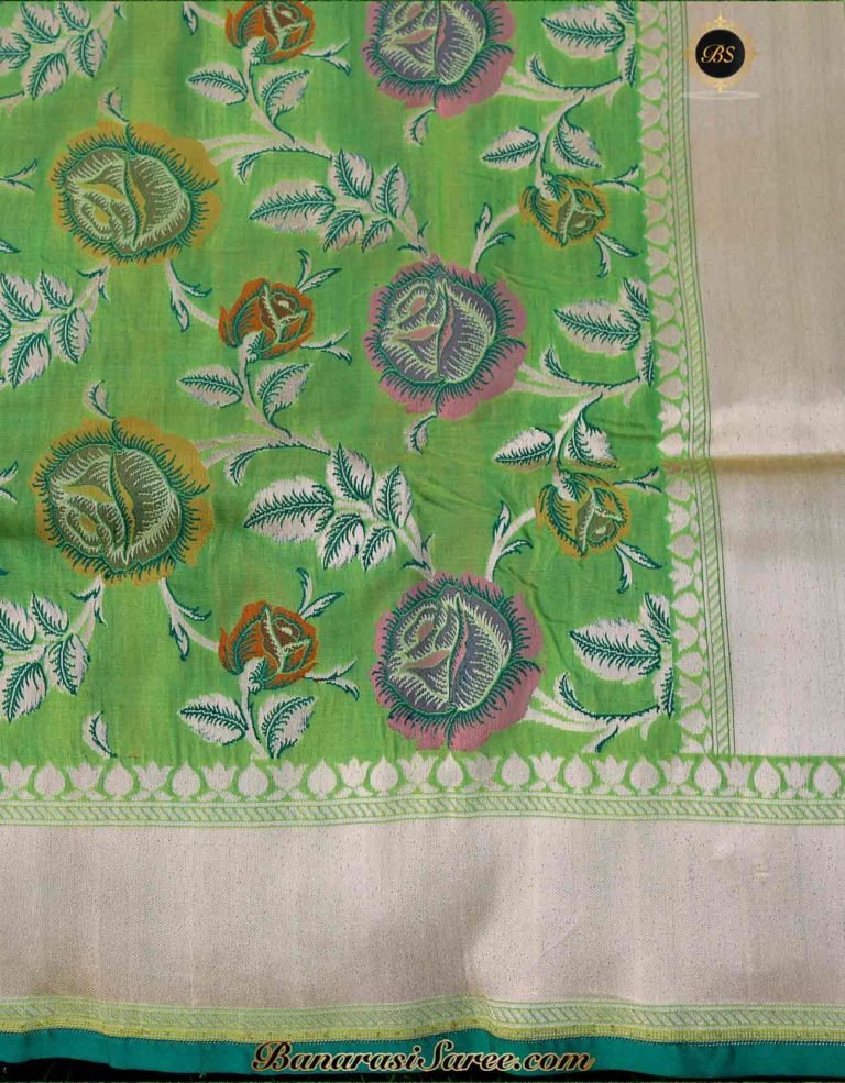 Pure Banarasi Silk Fern Green Color Zari Patola Saree - Image 2