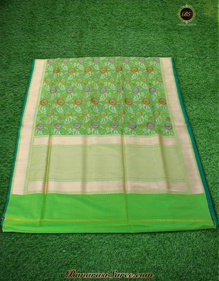 Pure Banarasi Silk Fern Green Color Zari Patola Saree - Image 3
