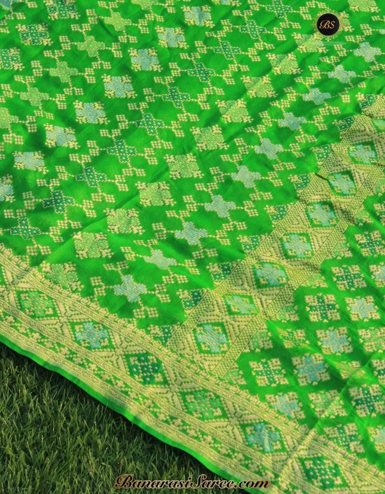Pure Banarasi Handloom Khaddi Chiffon Green Color Gharchola Saree - Image 2
