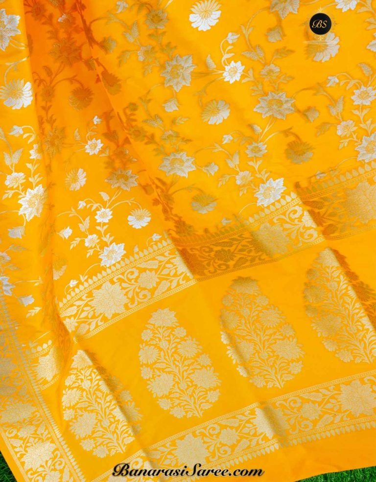 Banarasi Handloom Soft Silk Golden Sona Roopa Jaal Saree - Image 4